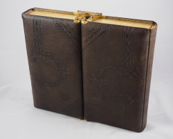 Album 24. Victorian double photograph album. Leather, embossed cover